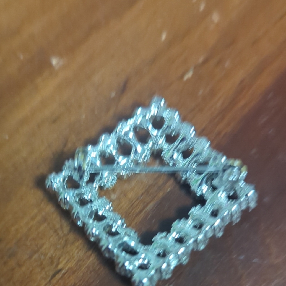 Square Rhinestone And Pearl Brooch Pin - Picture 6 of 8